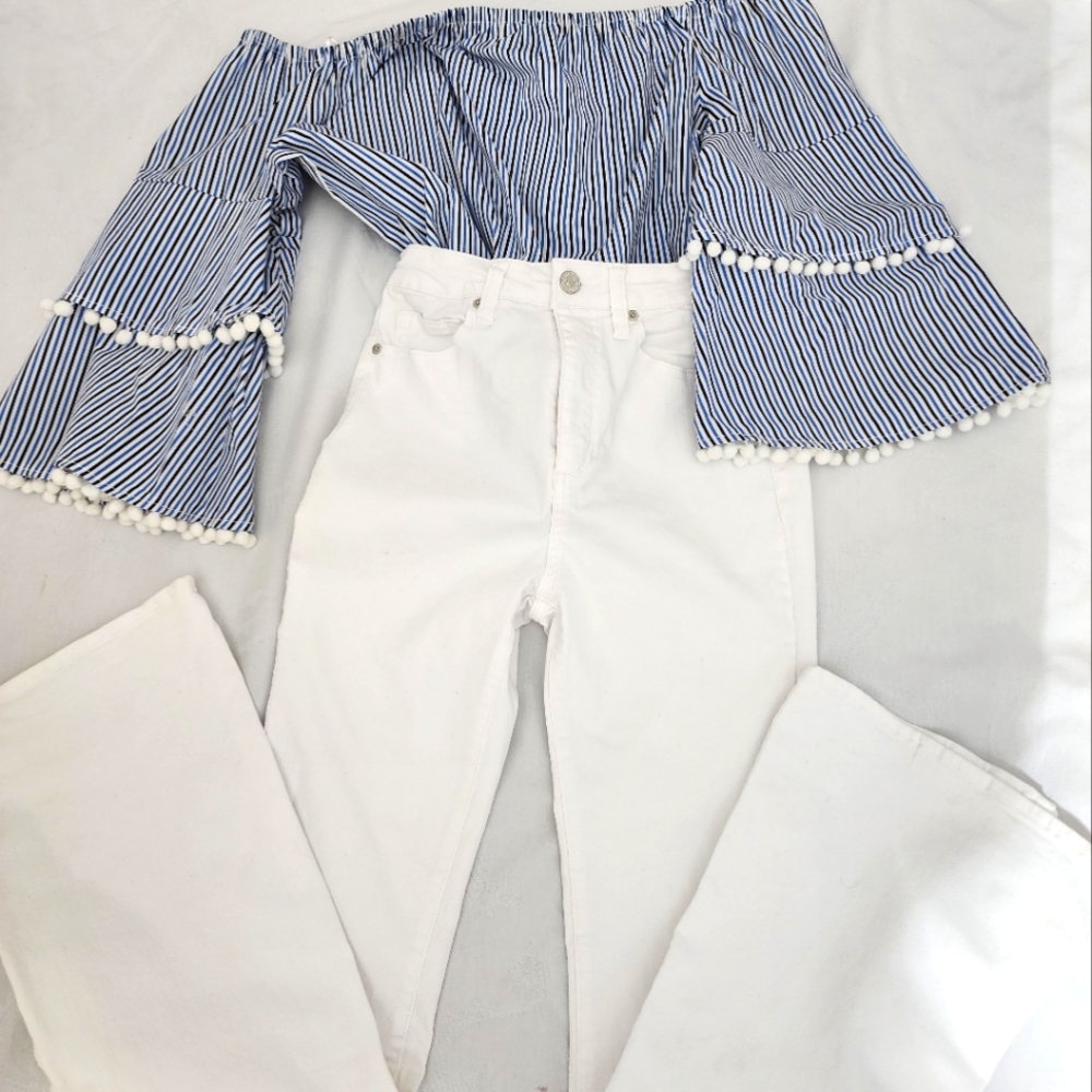 SALE 5 for $55 FOREVER 21 Bell Bottom jeans with Side Slits